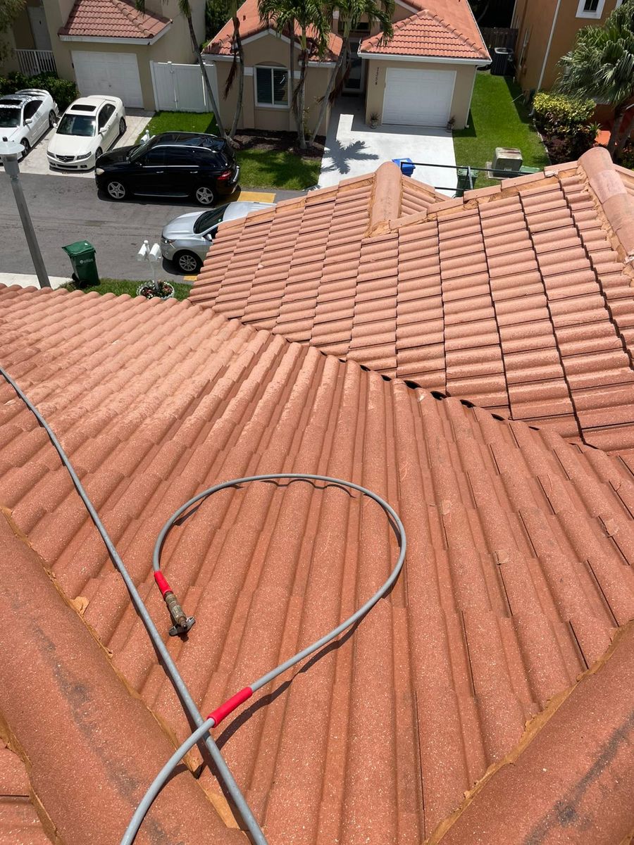 Home Softwash for AJ's Pressure Cleaning & Painting in Pembroke Pines, FL