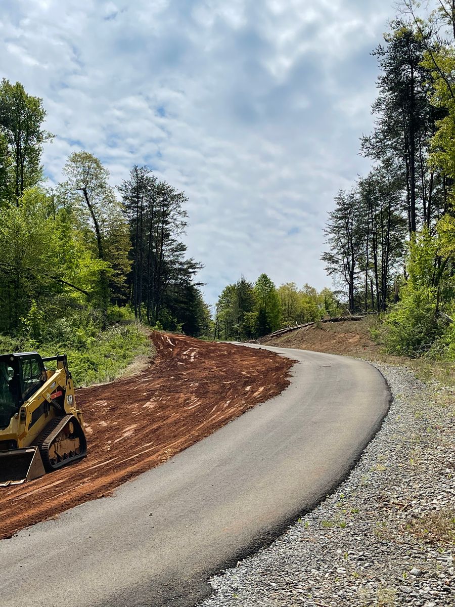 Residential & Commercial Excavation for Strange Excavating & Utilities in Lenoir City, TN