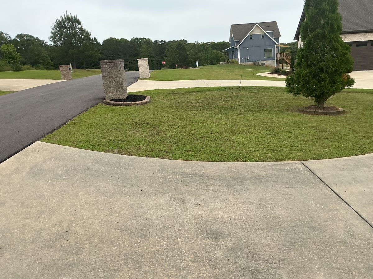Lawn Maintenance for Xtreme Landscaping & Lawn Care in Lincoln, AL
