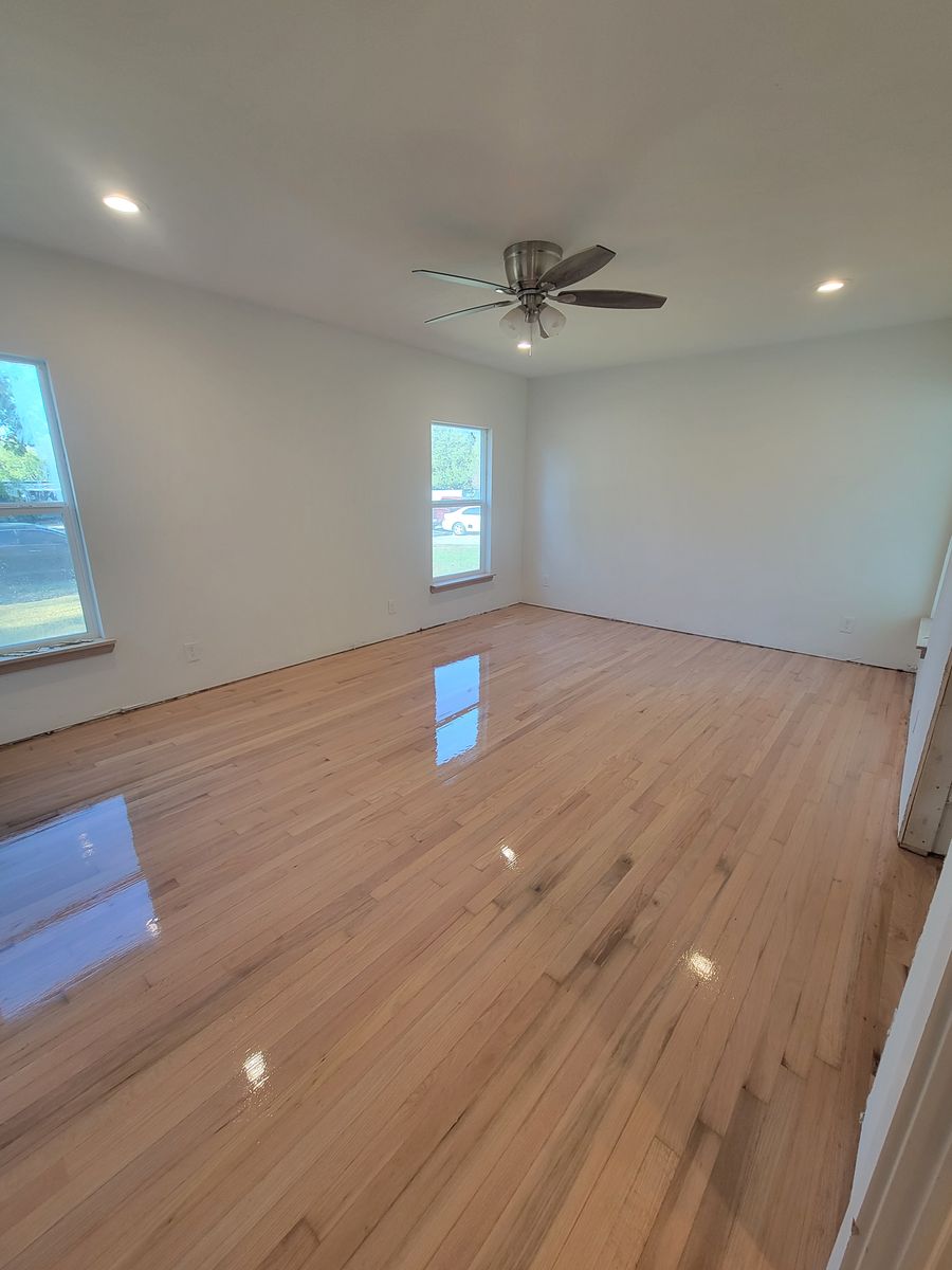 Floor Installation for Doctor Wood Floors LLC in Dallas, TX