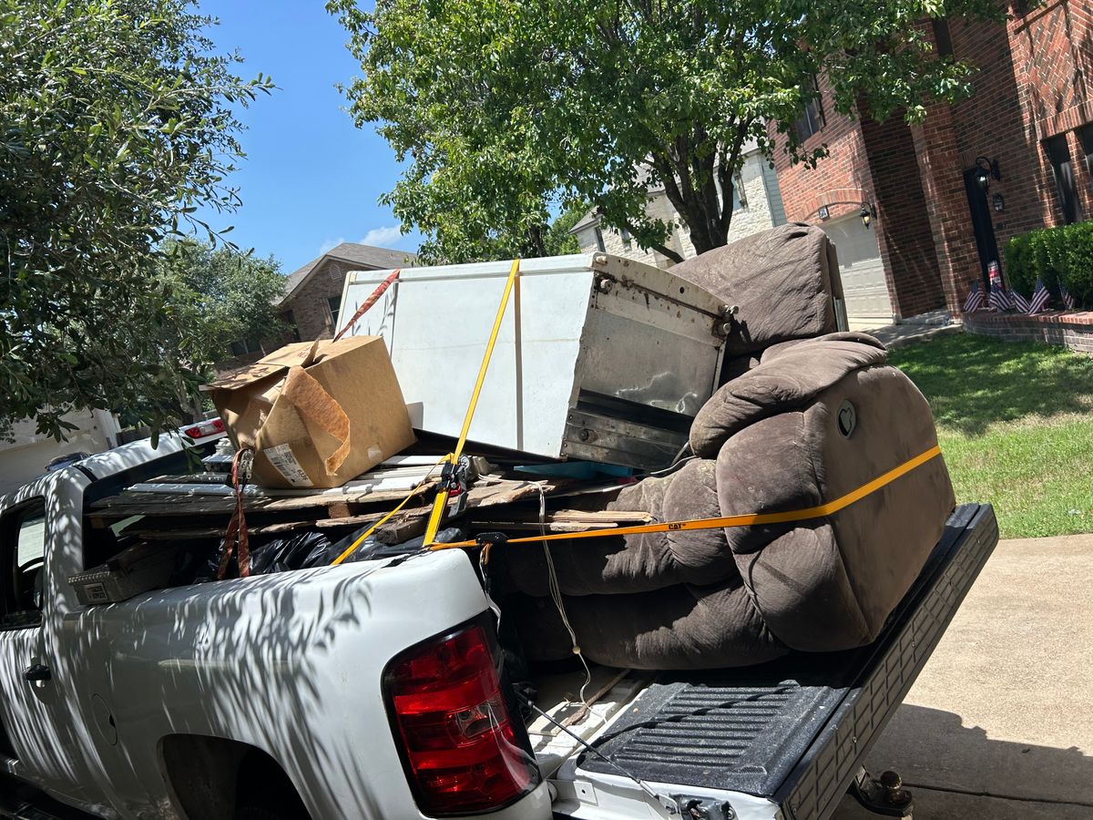 Junk Removal for D’s Lawncare in Killeen, TX