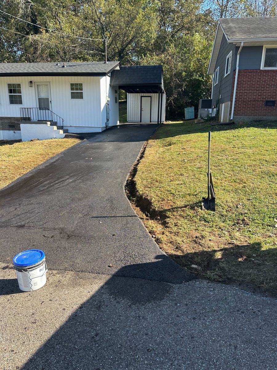 Asphalt Paving for Metzler Paving and Sealcoating in Jacksboro, TN