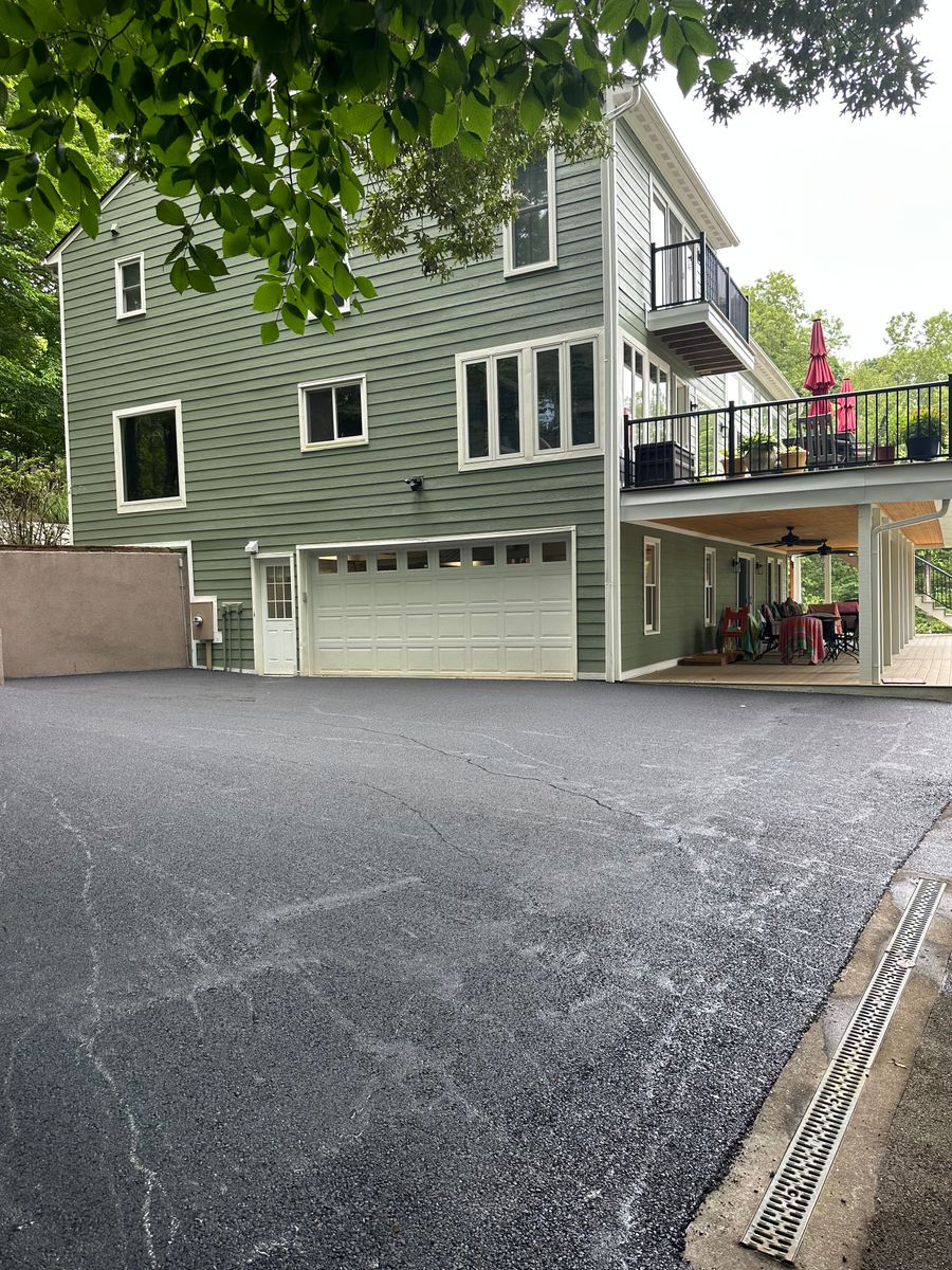 Sealcoating for James R Carter Paving in Roanoke, VA