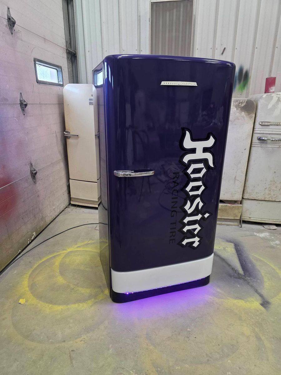 Vintage refrigerator restoration for Wessels Custom Paint & Restoration in Bad Axe, MI