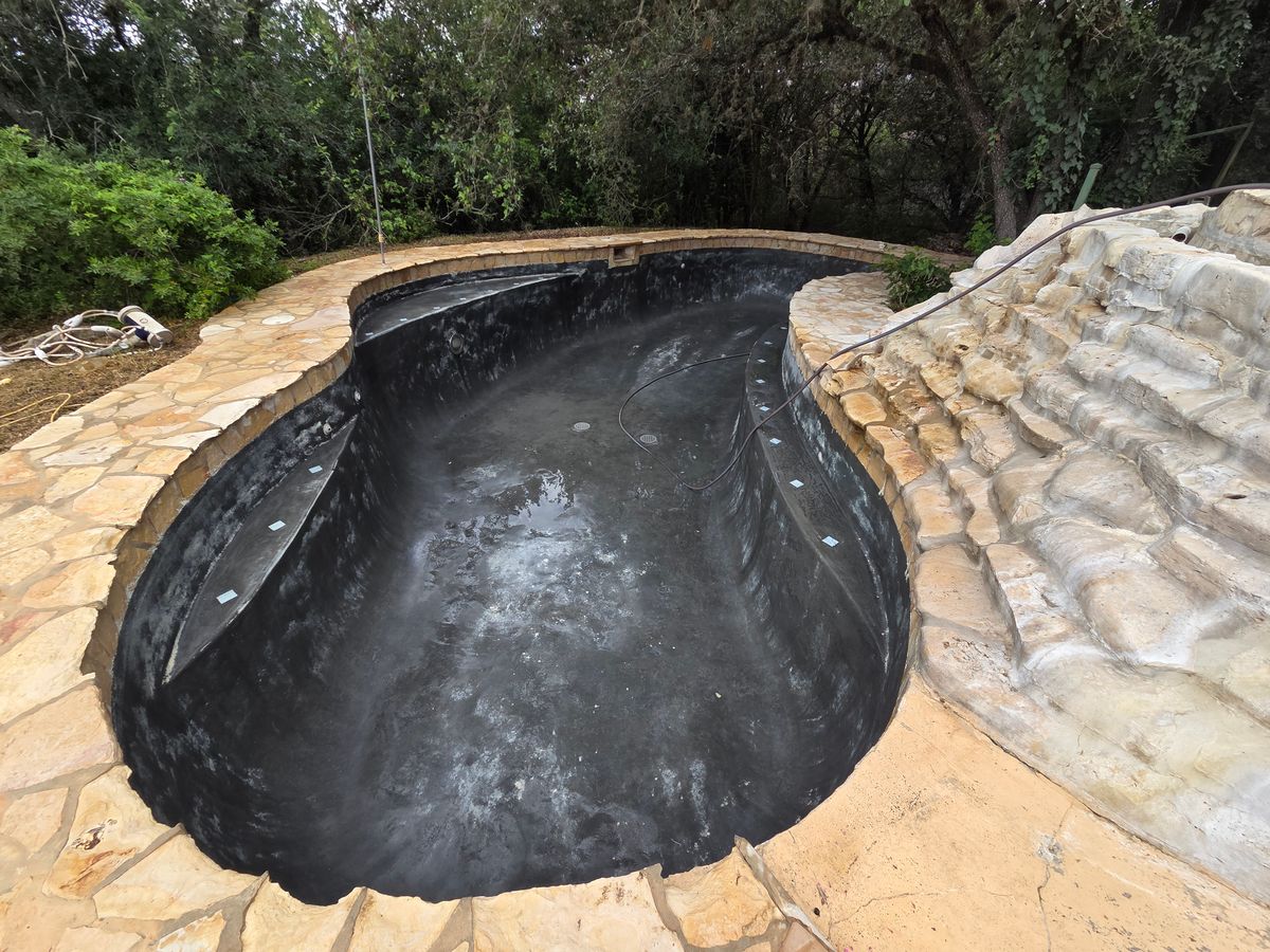 Custom Pool Design for J&A Pool and Spa Service LLC in Helotes, TX