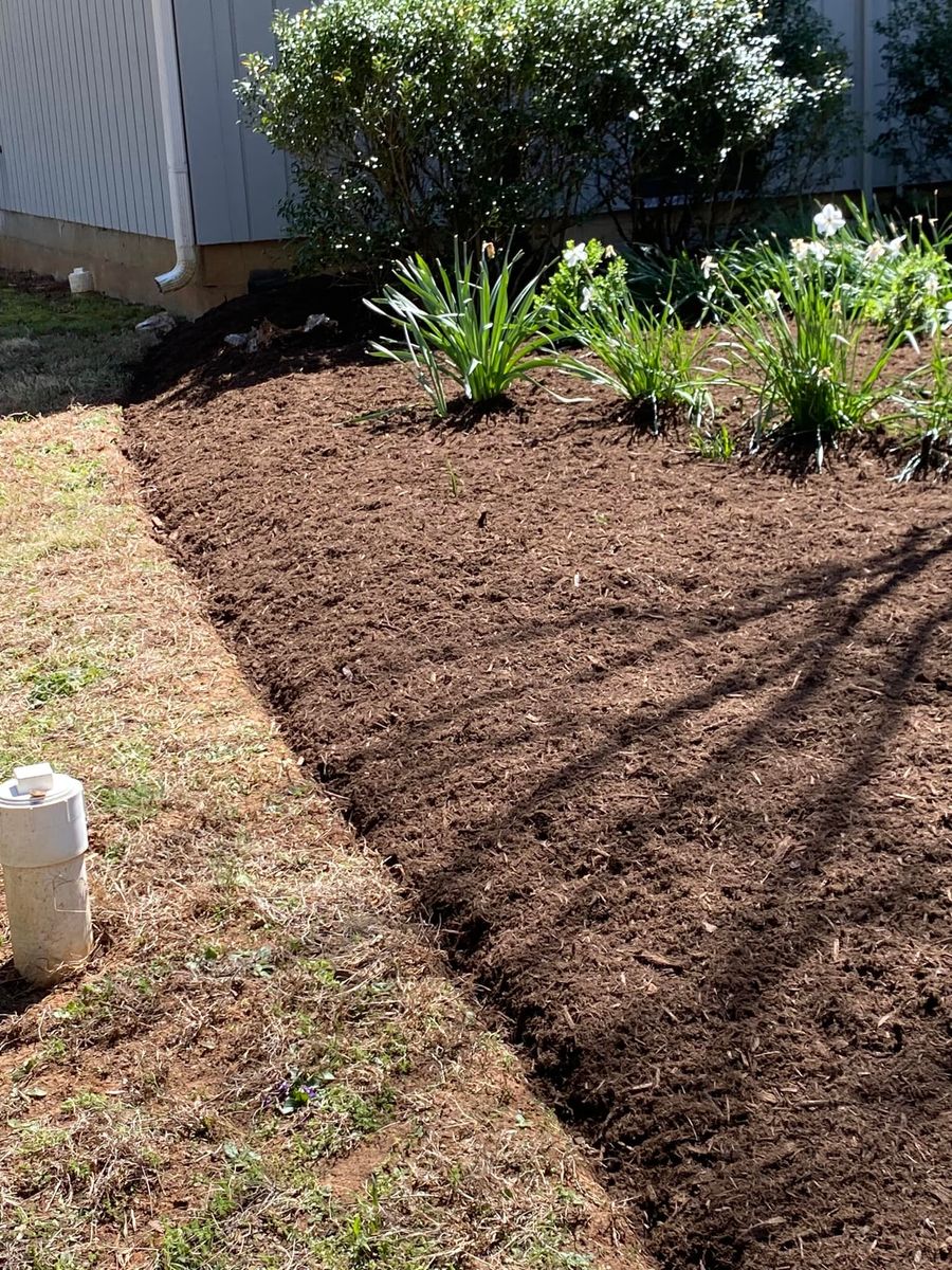 Mulch Installation for Valencia’s Lawncare in Charlottesville, VA