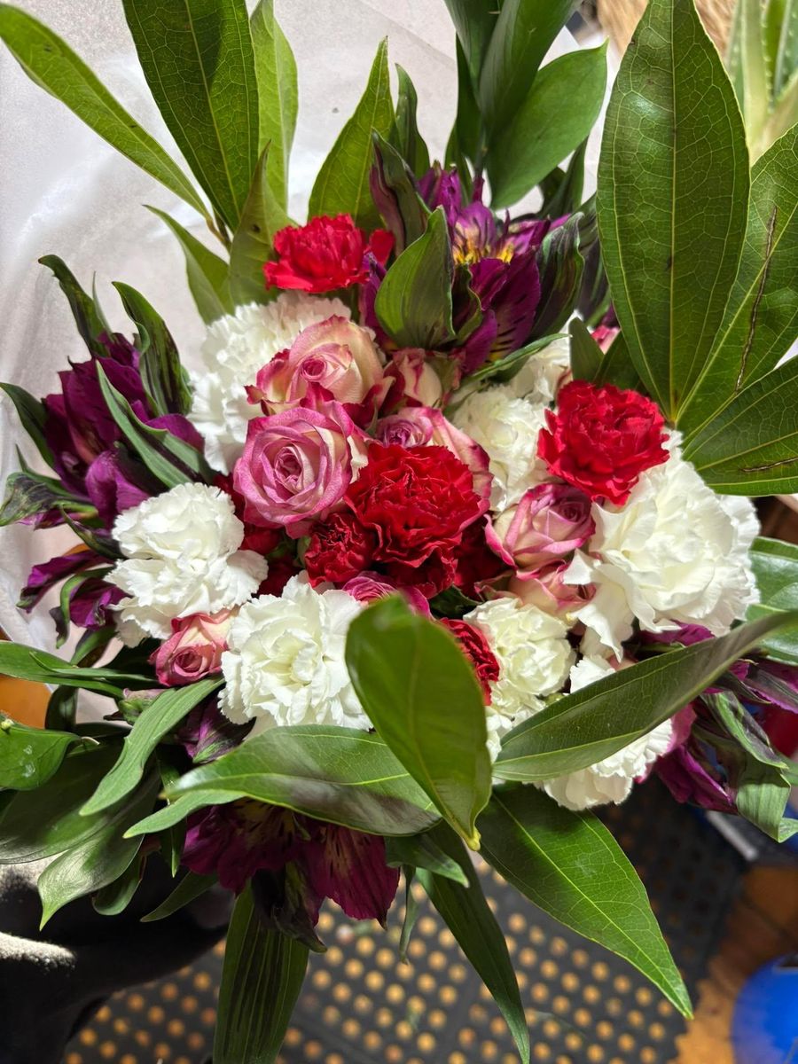 Friday Special Bouquet for The Dailey Daisy in Hardwick, VT