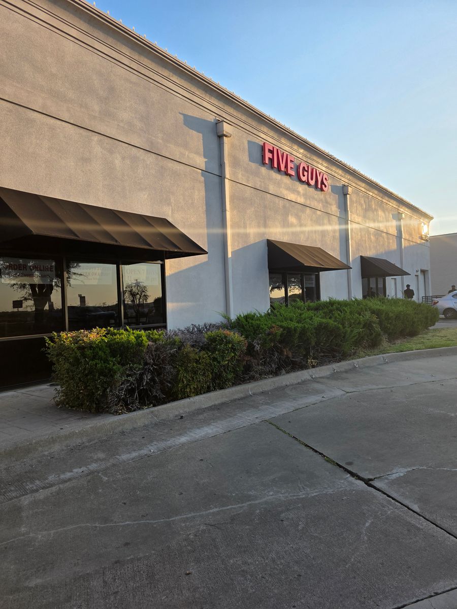 Commercial Lawn Maintenance for RACSO RDZ LLC in McKinney, TX