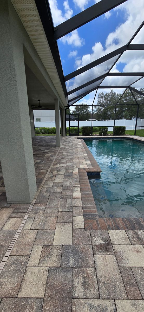 Pool Deck and Pool Cage Cleaning for BLUE STREAM ROOF CLEANING & PRESSURE WASHING  in Tampa, FL