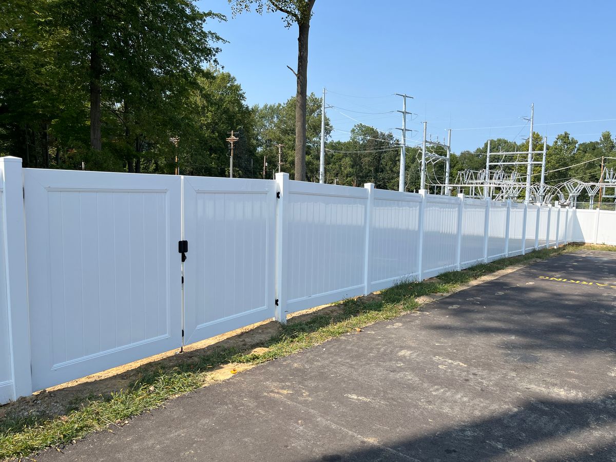 Vinyl Fences for Castle Fence and Deck LLC in Medina, OH