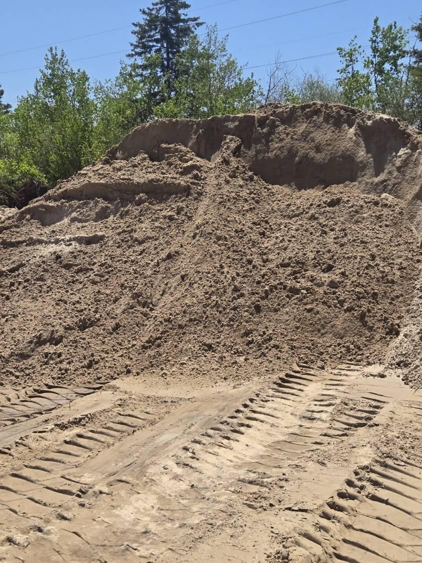 Premium Sand, Gravel & Topsoil for Darkside Sealcoating in Alpena, MI