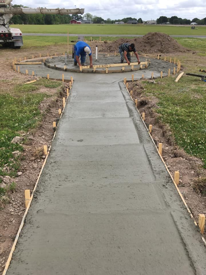 Sidewalk Installation for 4L Concrete Solutions LLC in Bryan-College Station, TX