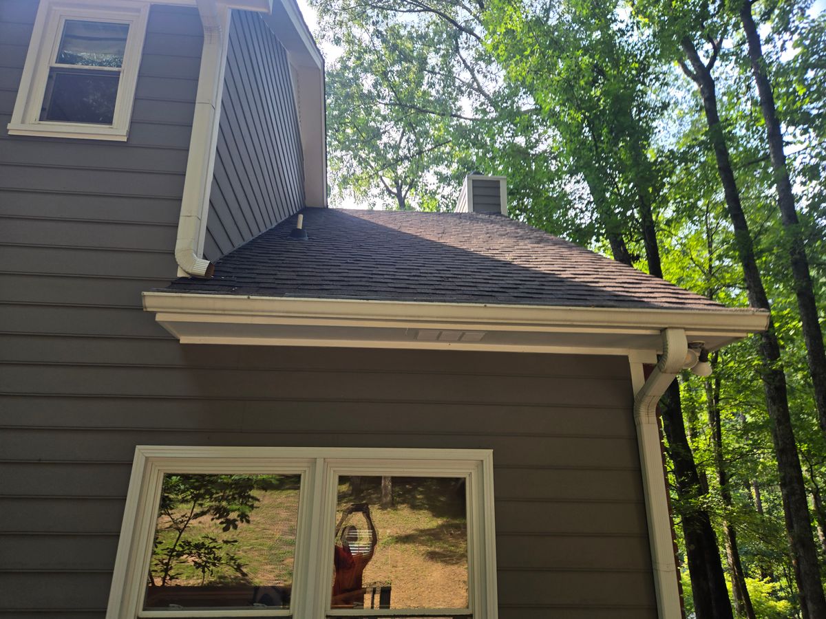 Softwash Services for Squeaky Clean Windows Gutters & More in Hoover, AL