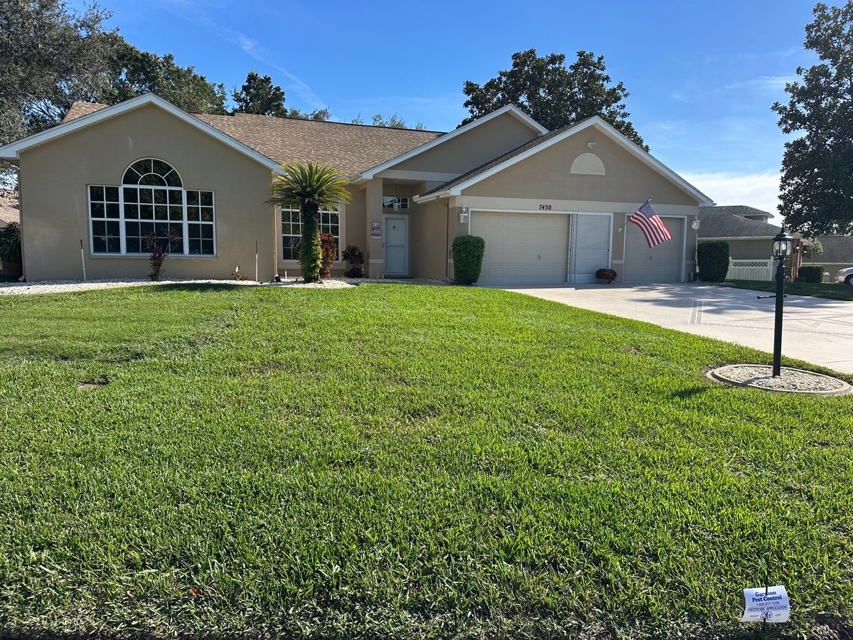 Lawn Spraying for Garrison Pest Control Inc in North Weeki Wachee, FL