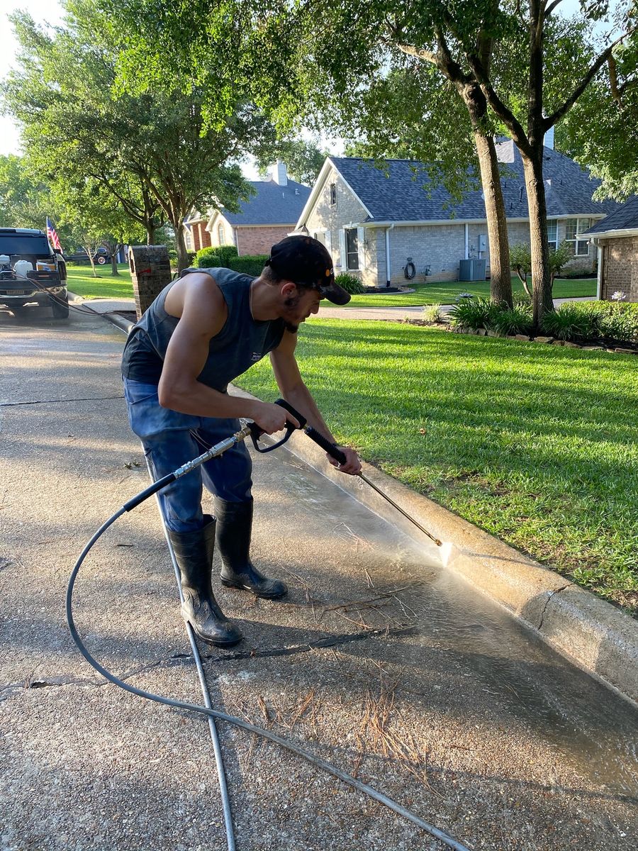 Driveway & Sidewalk Cleaning for Power Pressure Wash in Houston, TX