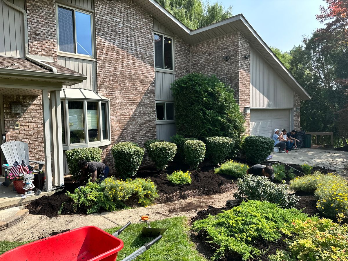 Flower Bed Services for Mow Pros in Westland, MI