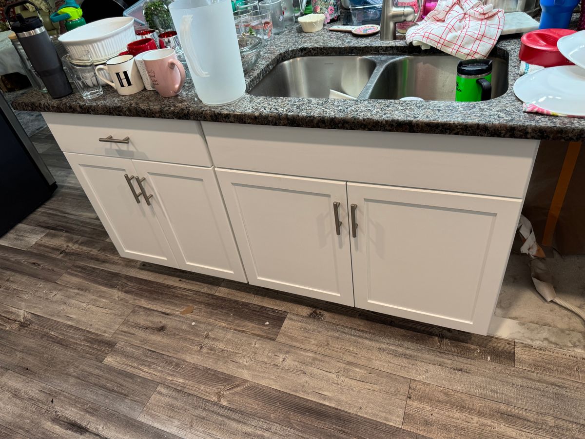 Kitchen and Cabinet Refinishing for Cruz Diaz Painting LLC in Sun City Center, FL