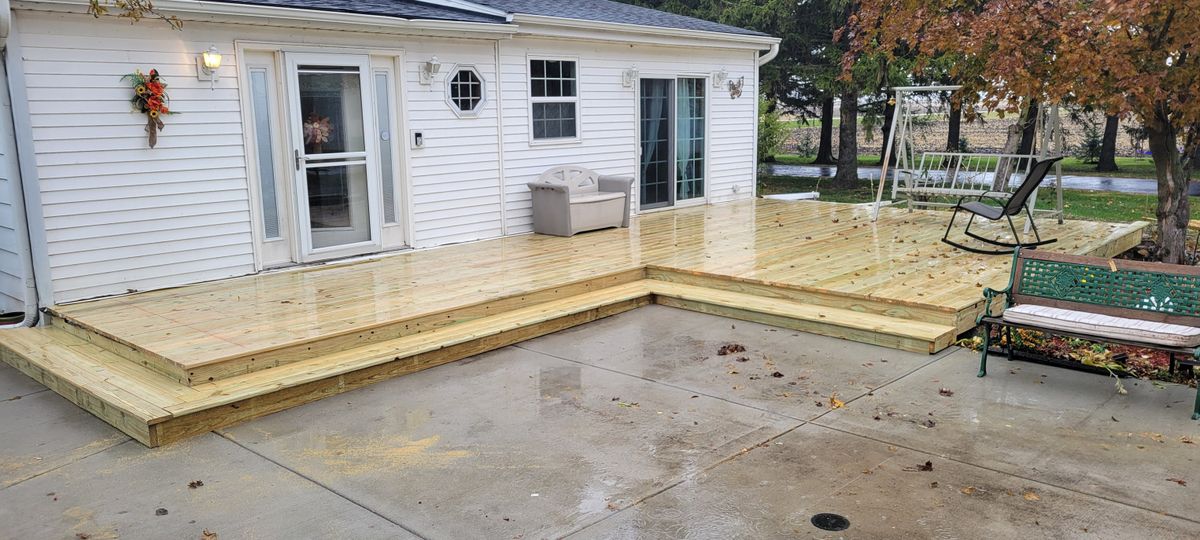 Deck Construction for Friedrich Fence in Sterling, IL