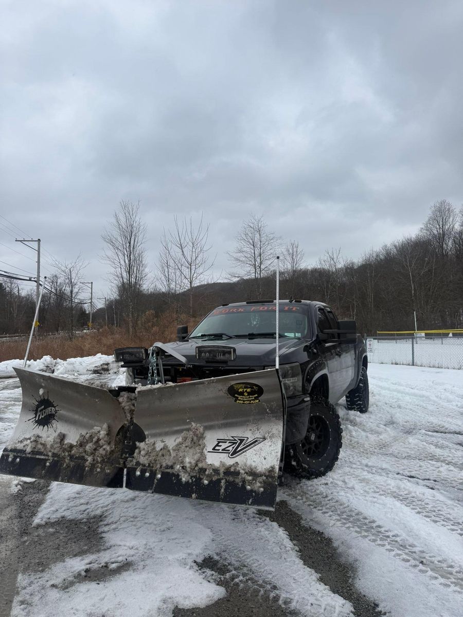 Snow Removal for LJ Lawn & Property Maintenance, Inc. in Cold Spring, New York