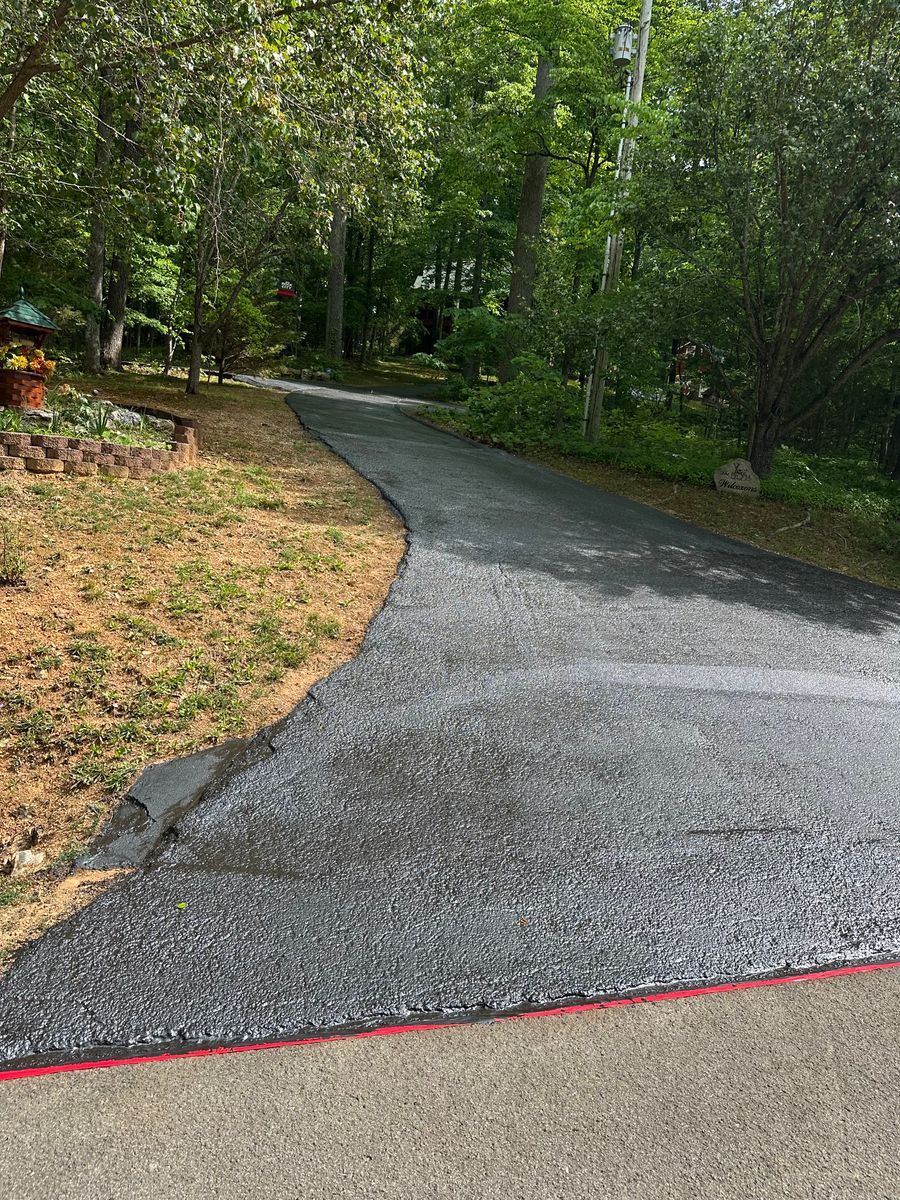 Asphalt Seal Coating for Metzler Paving and Sealcoating LLC in Jacksboro, TN