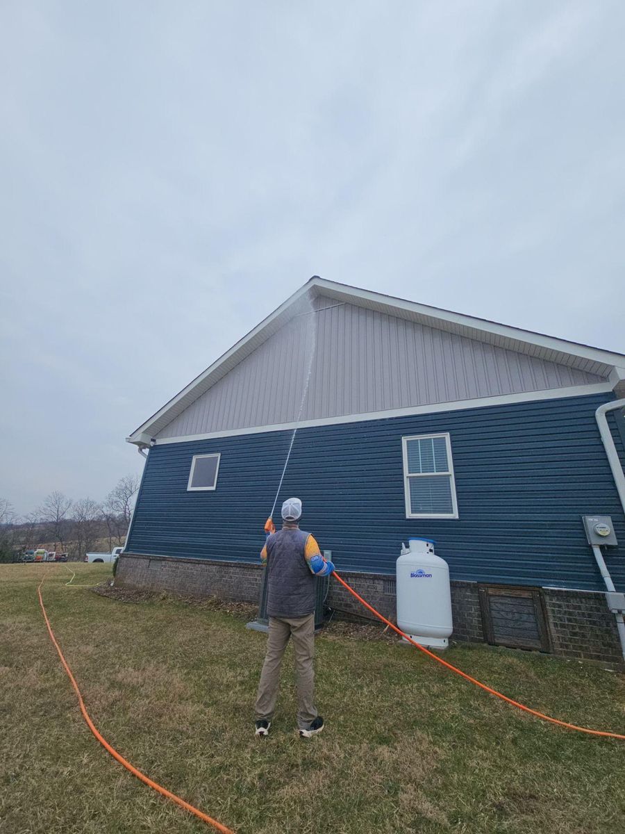 Roof Cleaning for Cumberland Gap Pro Wash LLC in Harrogate, Tennessee