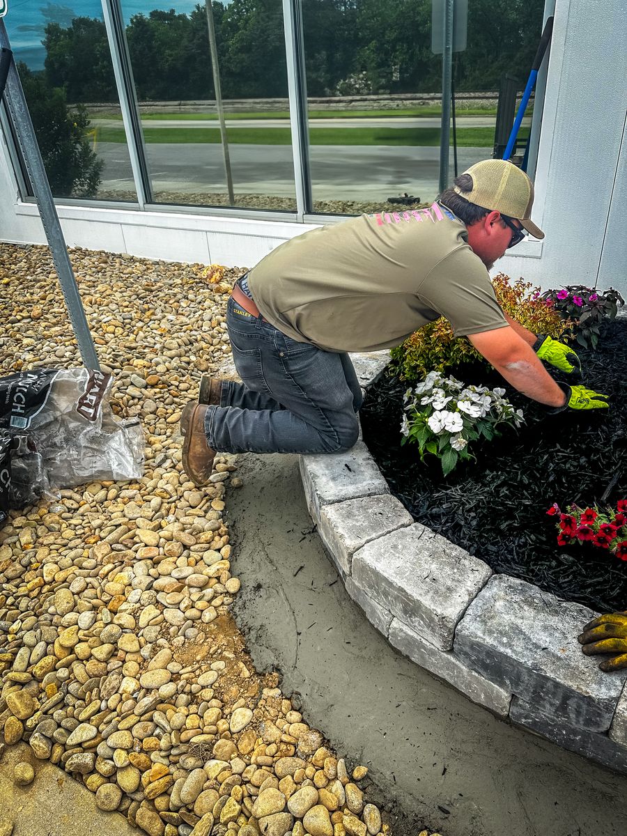 Mulch Installation for Jeremiah's Lawncare in Gatlinburg, TN