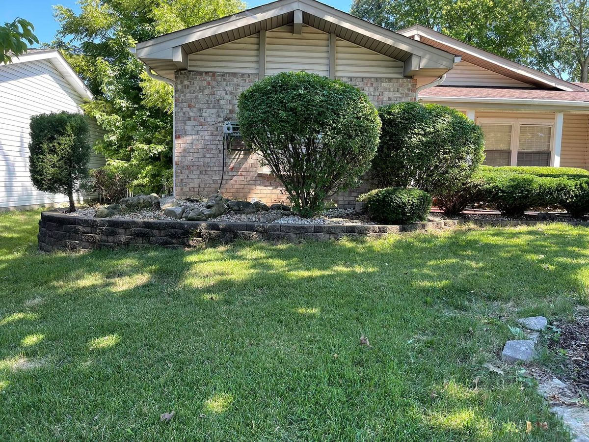 Shrub Trimming for Delgado Landscape Management  in St. Charles,  MO