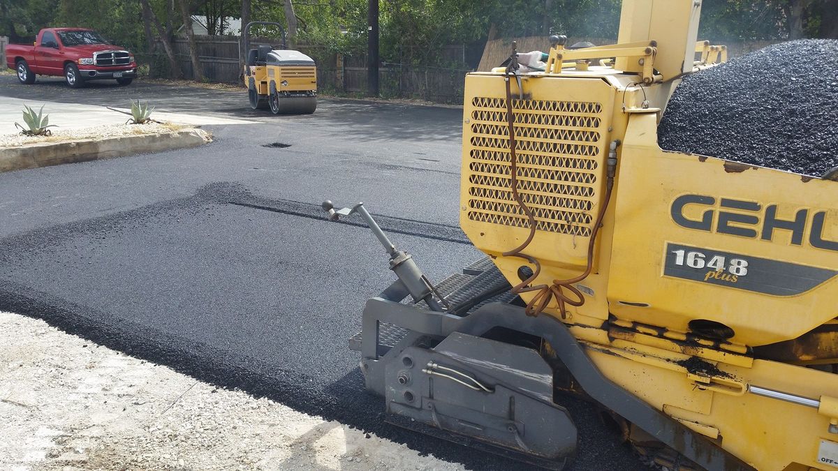 Asphalt Repair for Hurts Asphalt Paving in Athens, TX
