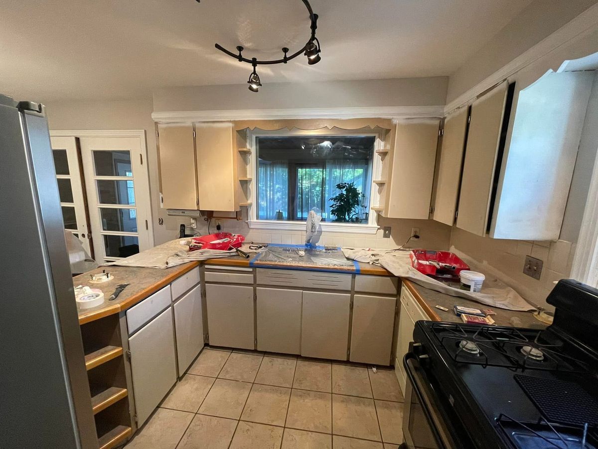 Cabinet Refinishing for West Michigan Paint Pros LLC in Grand Rapids, MI