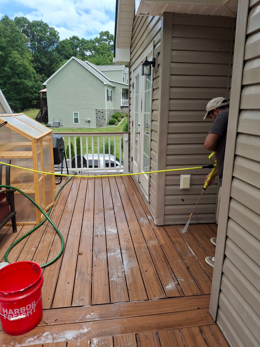 Deck Construction for P Martinez Painting in Salem, VA