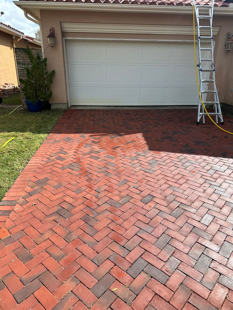 Residential Power Washing for AquaFusion Power Wash LLC in Pasadena, TX