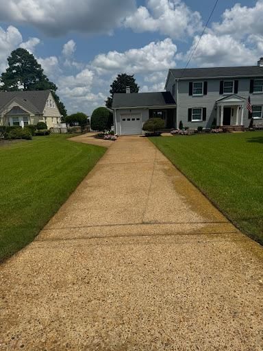 Driveway and Sidewalk Cleaning for Coastline Services  in Chesapeake, VA