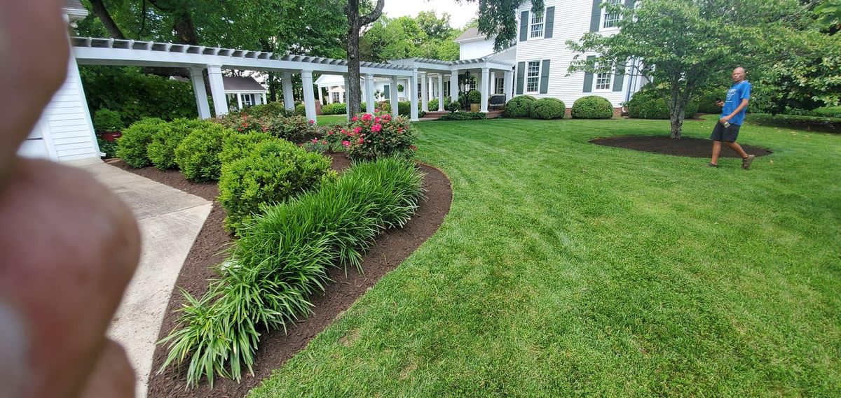 Mulch Installation for Adams Lawn Service & Landscaping, Inc. in Shelbyville, TN