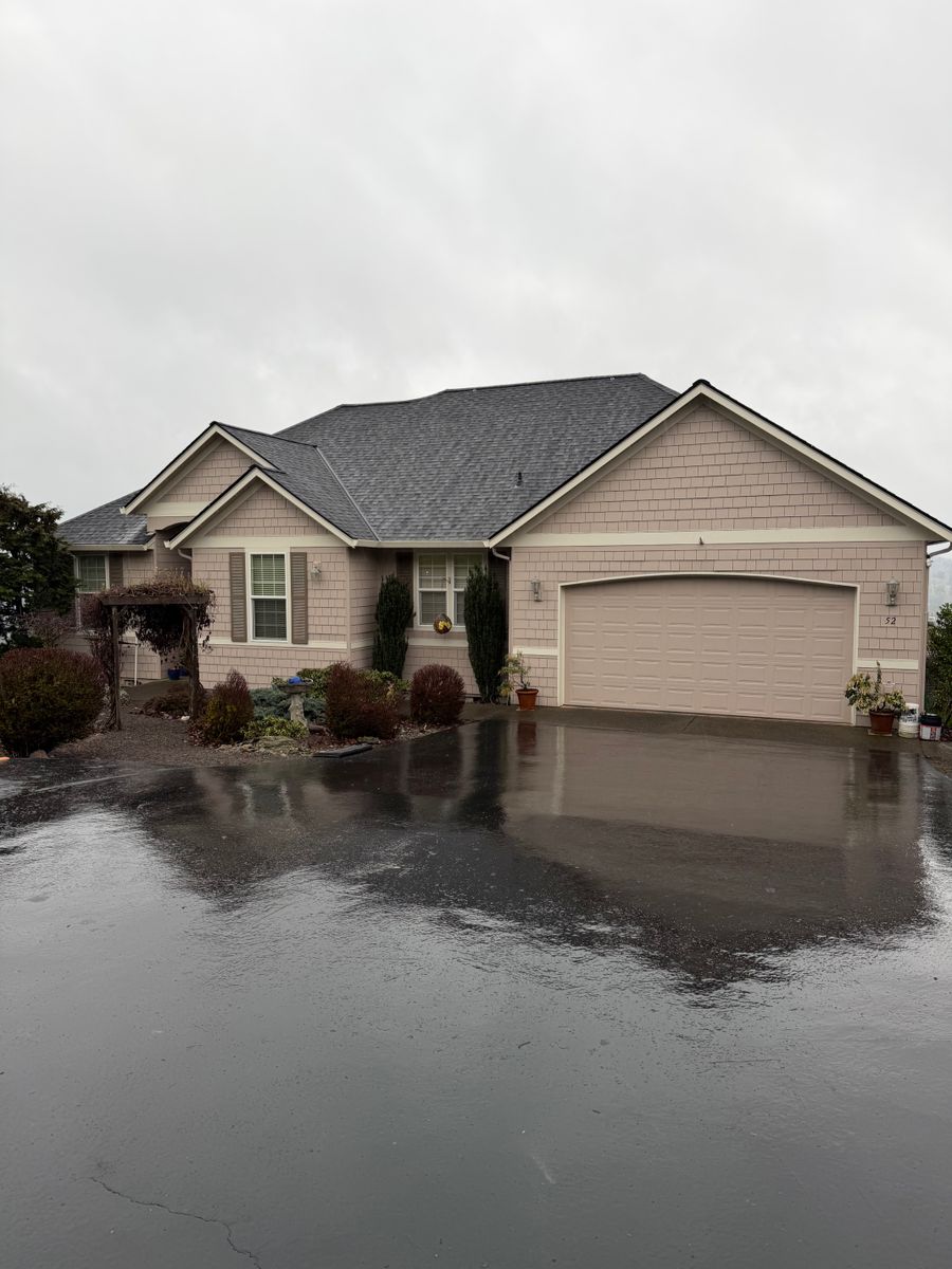 Roofing Installation for Rosas Pro Roof, LLC in Vancouver, WA