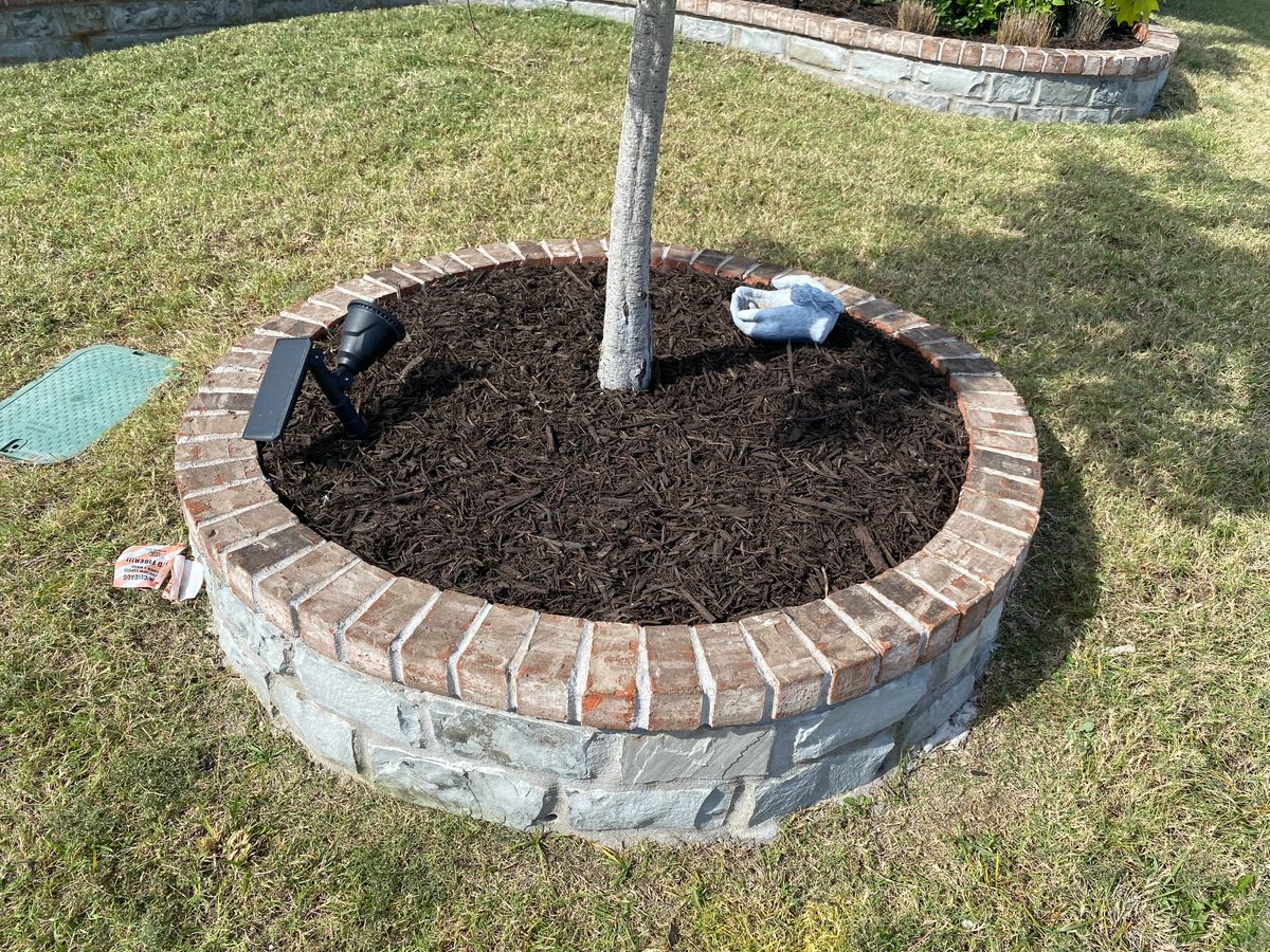 Flowerbed Clean Up and Mulch Installation for Veterans Pride Enterprises LLC in Denton, Texas