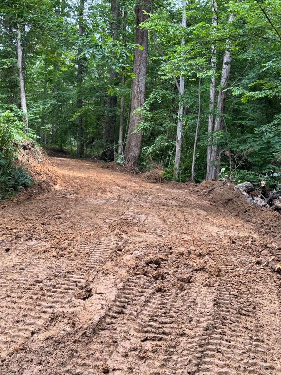 Roadbeds for Double V Services in Dickson, TN