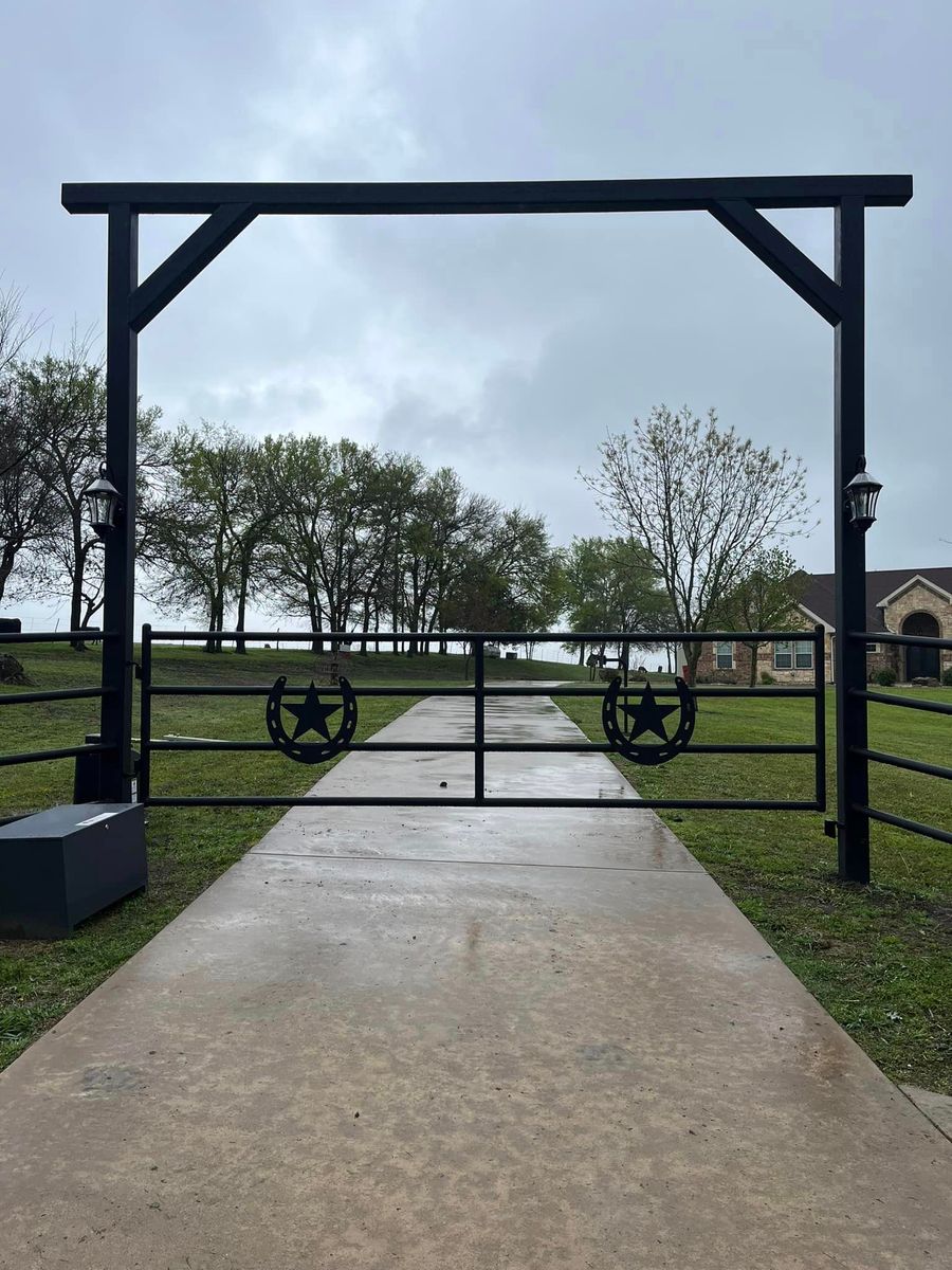 Gate Installation and Repair for Bigtime Fence & Construction in Farmersville,  TX