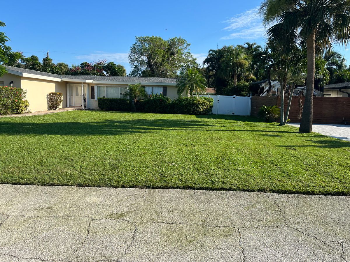 Lawn Maintenance for Space Coast Property Maintenance and Management LLC in Melbourne, FL
