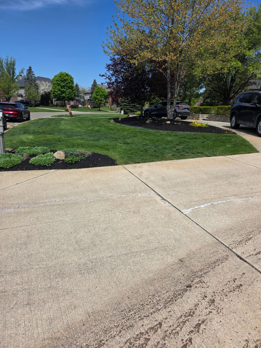 Mowing for Ivy Lawn and Landscaping in Oxford, MI