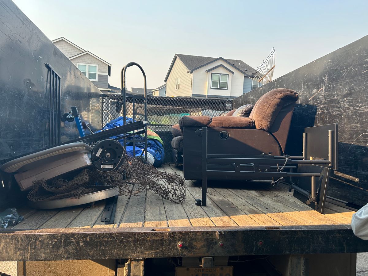 Furniture and Appliance Removal for Sol Junk Removal in Independence, OR