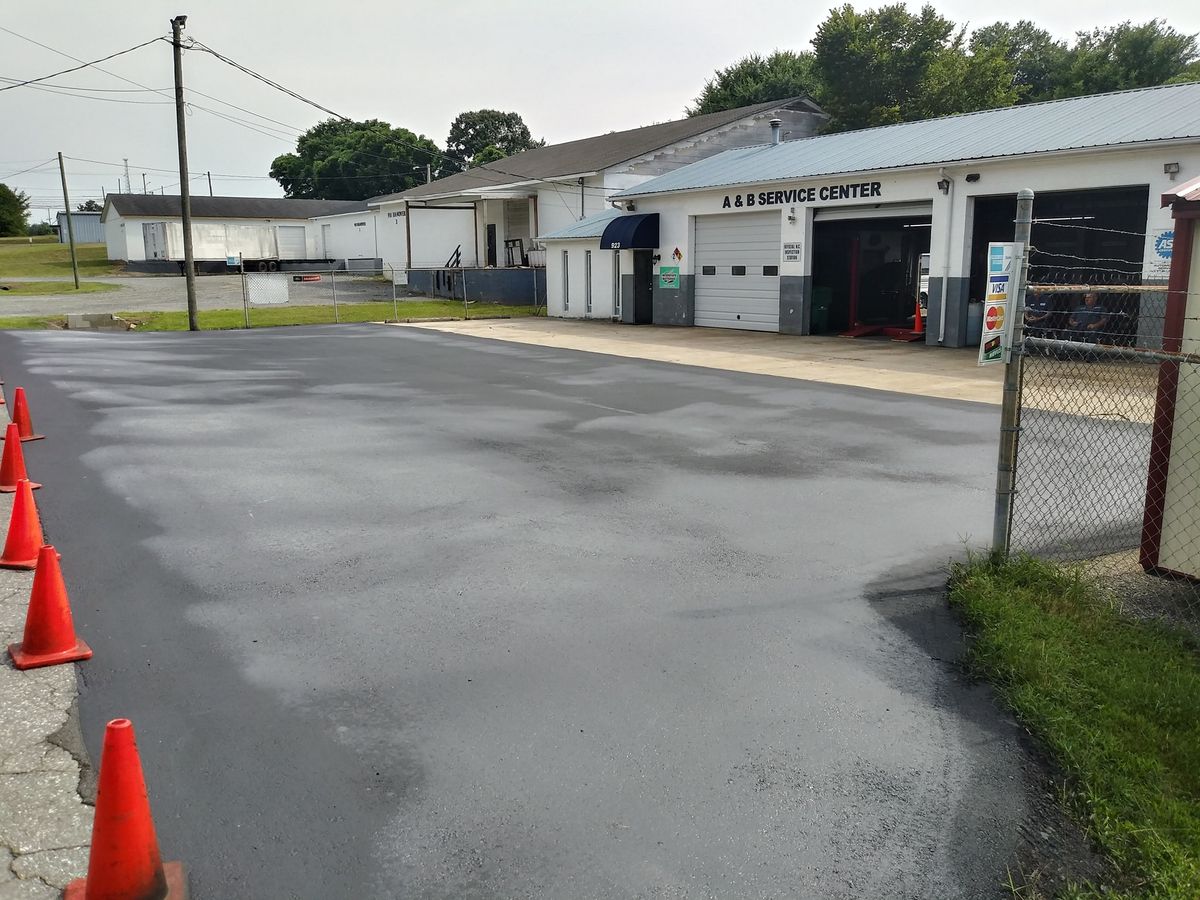 Sealcoating for Stripe A Lot in Knoxville, TN