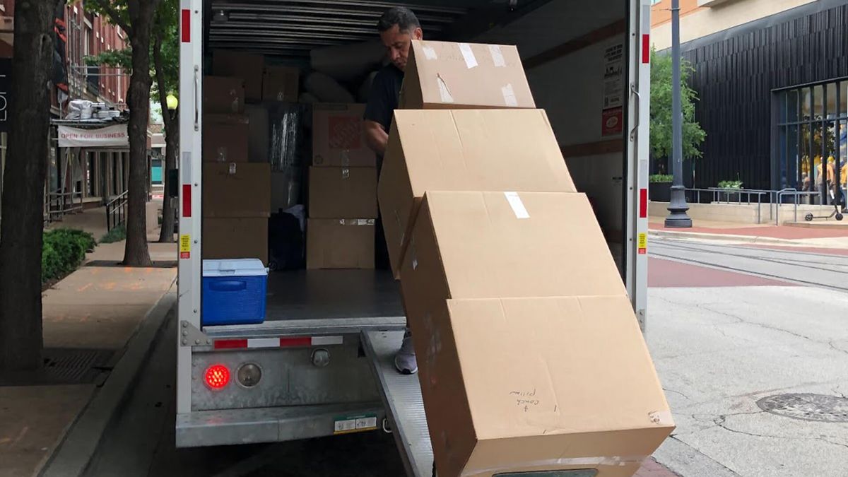 Rental Truck Unloading  for Erikson Movers  in Pea Ridge, Arkansas