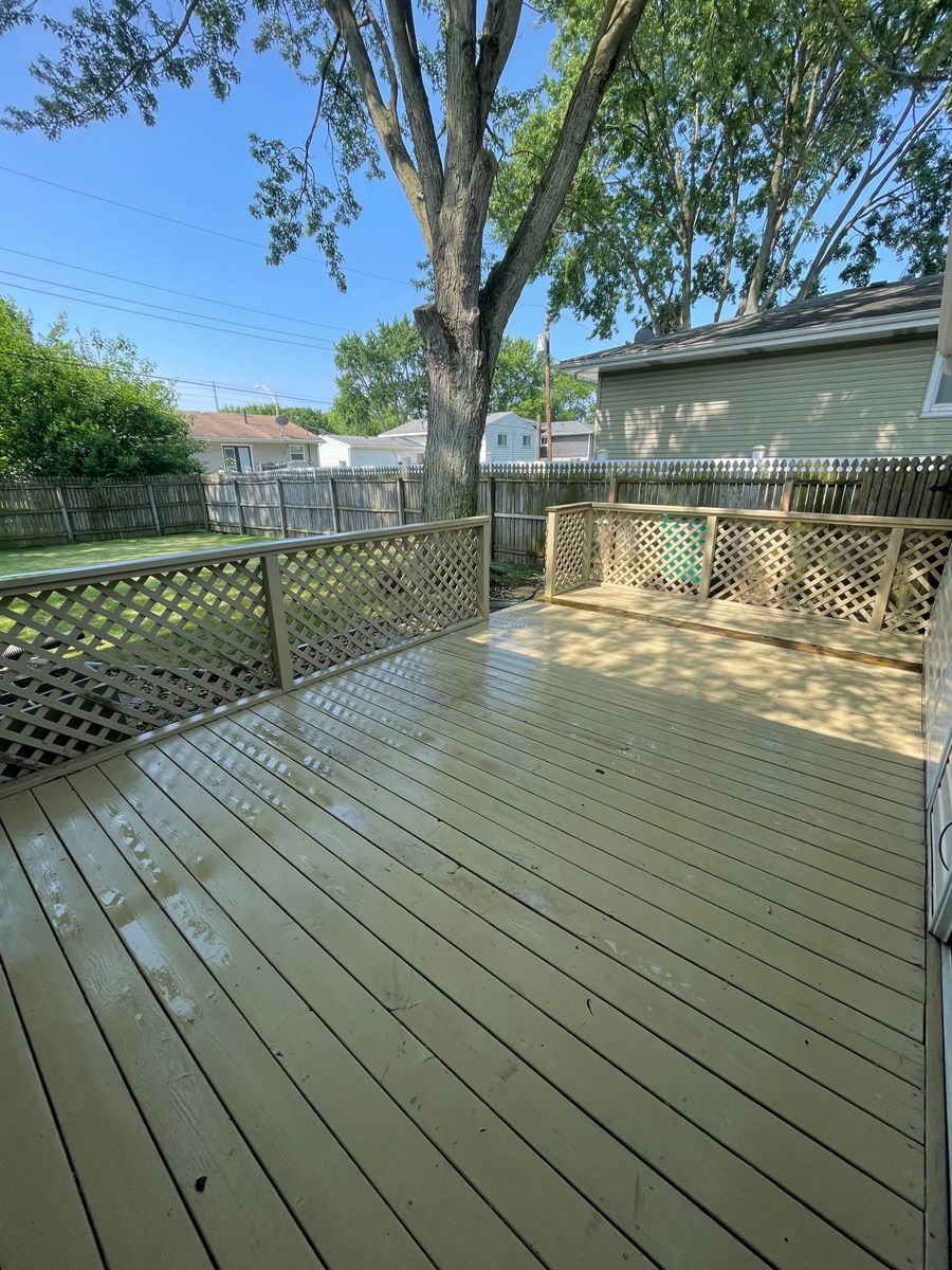 Deck & Fence Cleaning for Power Washing 219 in Saint John, IN