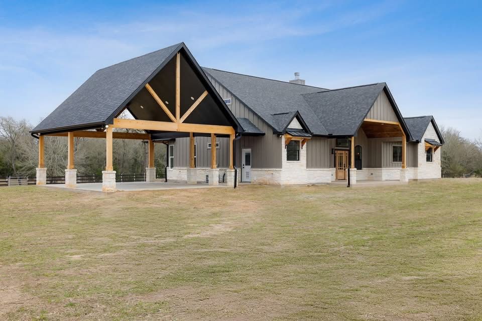 Custom Homes for Alpine Home and Construction in Madisonville, TX