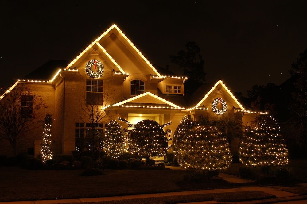 Christmas Light Decorations for Walton Property Services in Hyde Park , NY