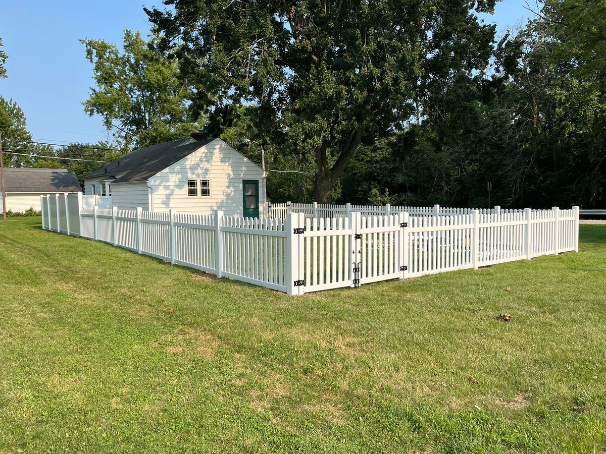 Fencing for 2Bro's Concrete Tear & Repair in Fremont, OH