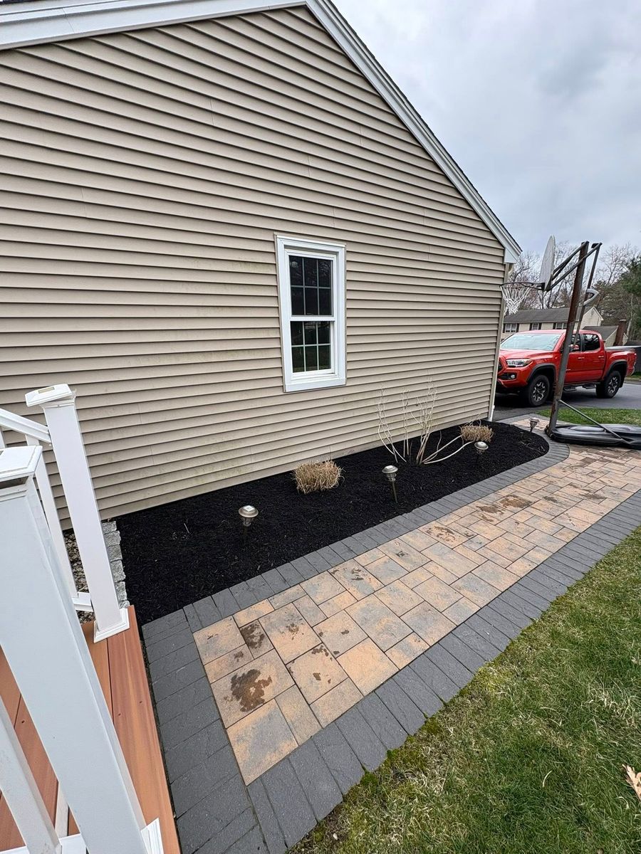 Mulch Installation for Chapman's Lawn & Landscape in Ellington, CT