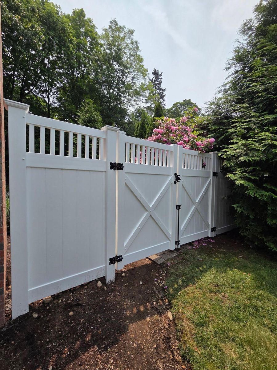 Vinyl Fencing Installation for Azorean Fence in Peabody, MA