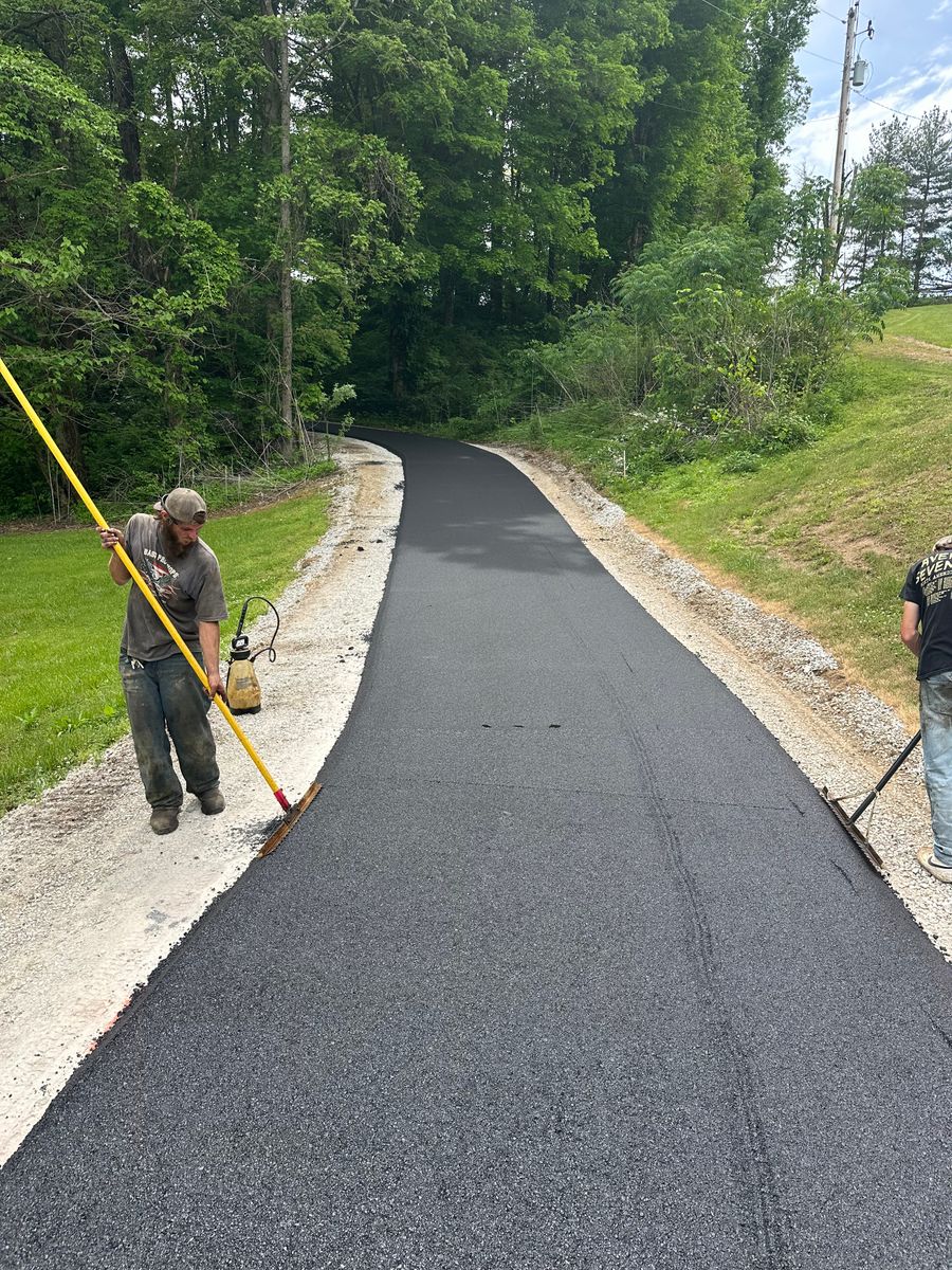 Asphalt Paving for Metzler Paving and Sealcoating LLC in Jacksboro, TN