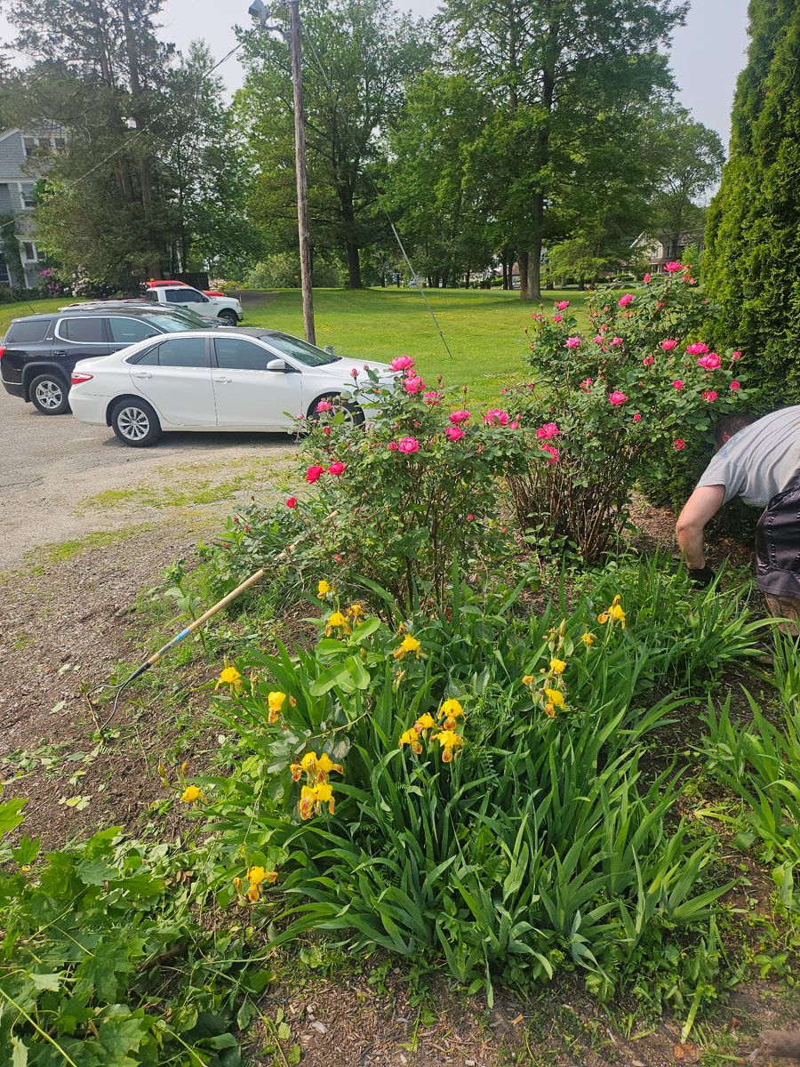 Landscape Installation for Landscape Innovations LLC in Torrington, CT